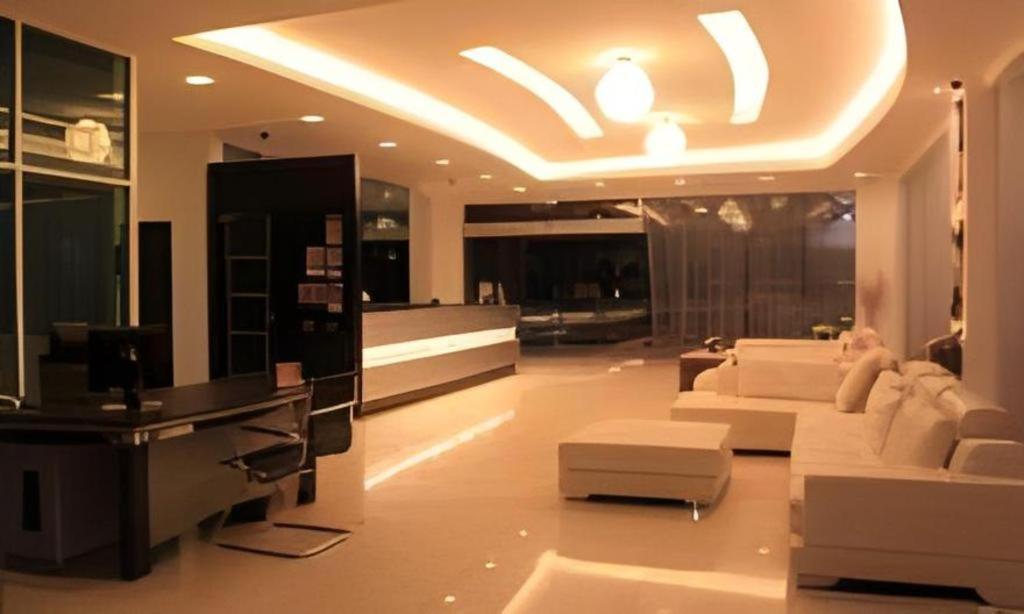 Kingston Hotel Kota Kinabalu Exterior foto